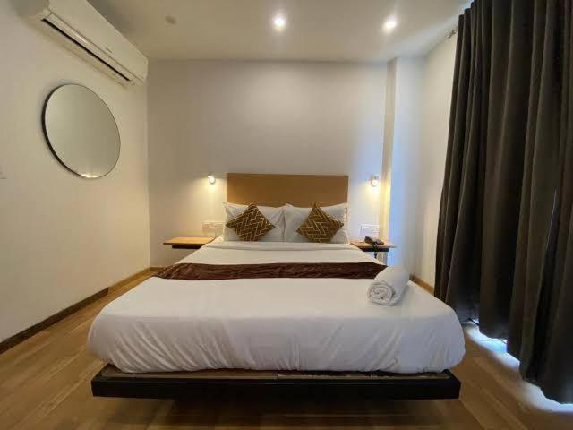 Yash Palace, Paschim Vihar, Hotel 3*