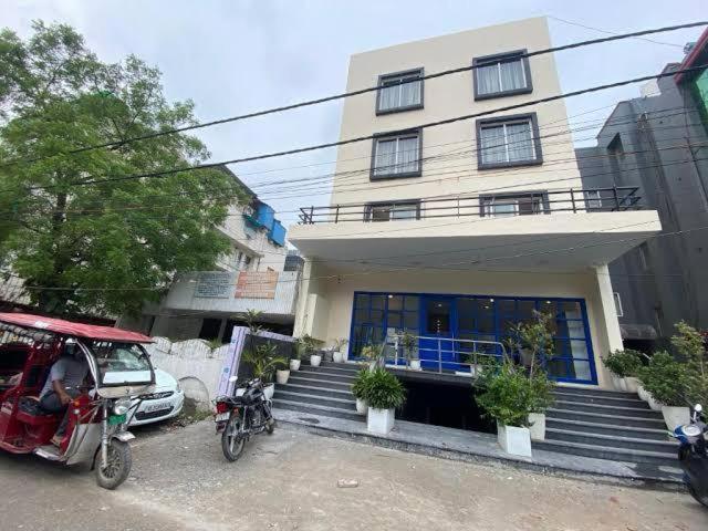 Yash Palace, Paschim Vihar, New Delhi